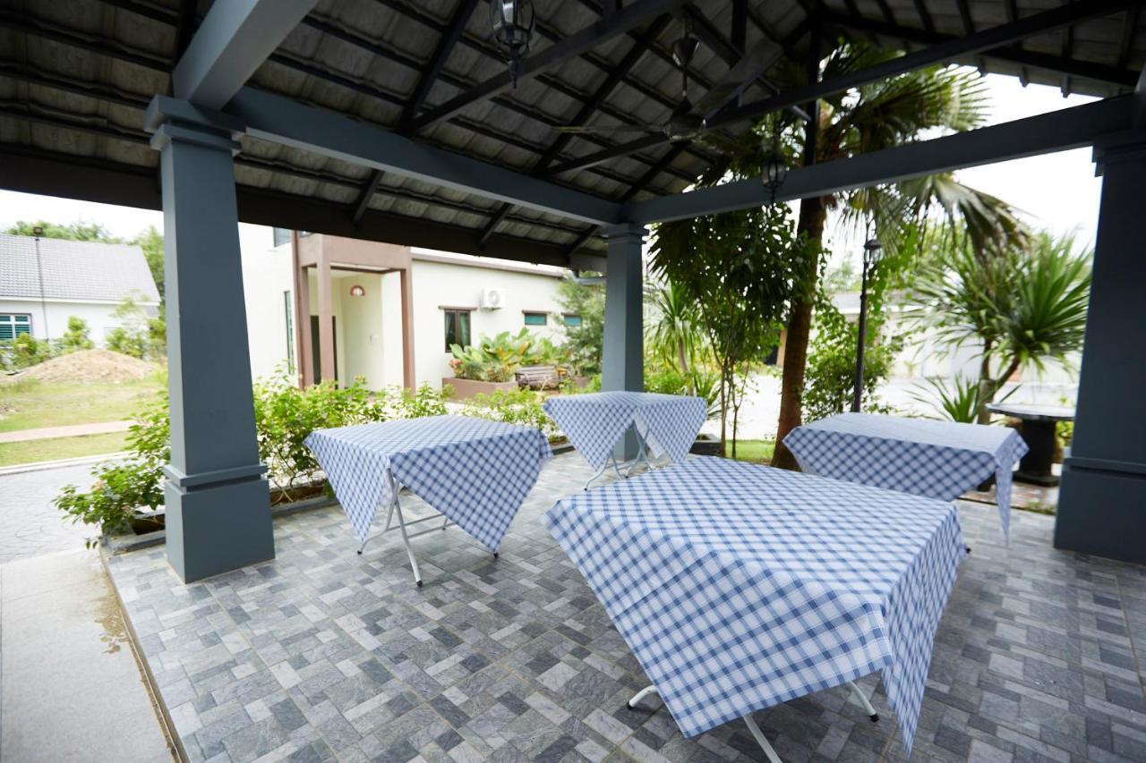 D' Qamar Guesthouse Kuantan Exterior photo